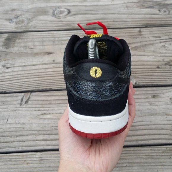 Women Size 10 / Size 8.5 Men Nike SB Dunk Low Premium Snakeskin Snake Eyes Shoes - Picture 7 of 8
